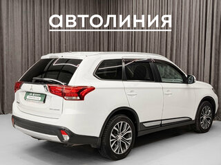 2015 Mitsubishi Outlander III Рестайлинг 2, белый, 1950000 рублей, вид 5