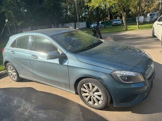 2013 Mercedes-Benz A-Класс 200 III (W176), синий, 1300000 рублей, вид 4