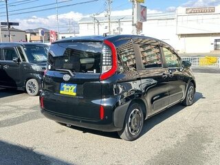 2022 Toyota Sienta III, чёрный, 1230084 рублей, вид 5
