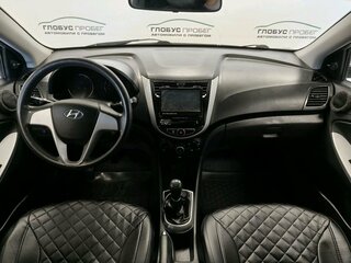 2011 Hyundai Solaris I, серебристый, 435000 рублей, вид 4