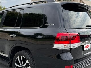 2017 Toyota Land Cruiser 200 Series Рестайлинг 2, чёрный, 9850000 рублей, вид 4