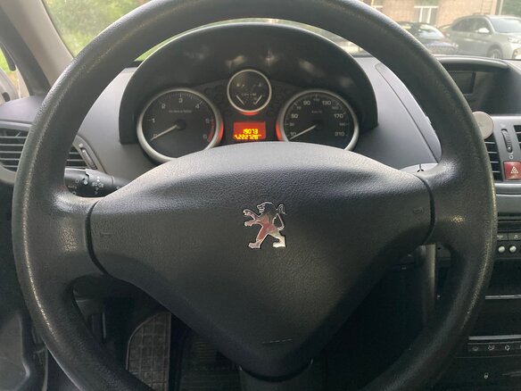 2008 Peugeot 207 I, белый, 450000 рублей - вид 3