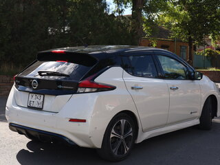 2018 Nissan Leaf II (ZE1), белый, 1980000 рублей, вид 3