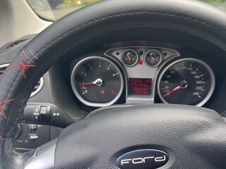 2010 Ford Focus II Рестайлинг, белый, 630000 рублей, вид 5