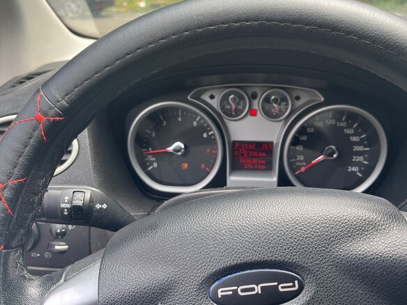 2010 Ford Focus II Рестайлинг, белый, 630000 рублей - вид 4