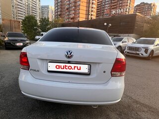2013 Volkswagen Polo V, белый, 650000 рублей, вид 3