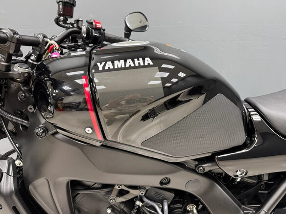 2023 Yamaha XSR900, чёрный, 1140000 рублей - вид 10