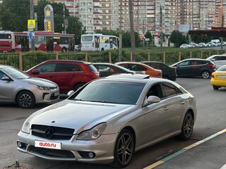2004 Mercedes-Benz CLS 500 I (C219), серебристый, 900000 рублей, вид 1