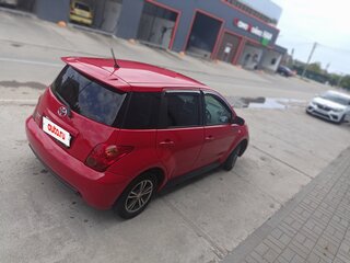 2004 Toyota Ist I, красный, 525000 рублей, вид 4