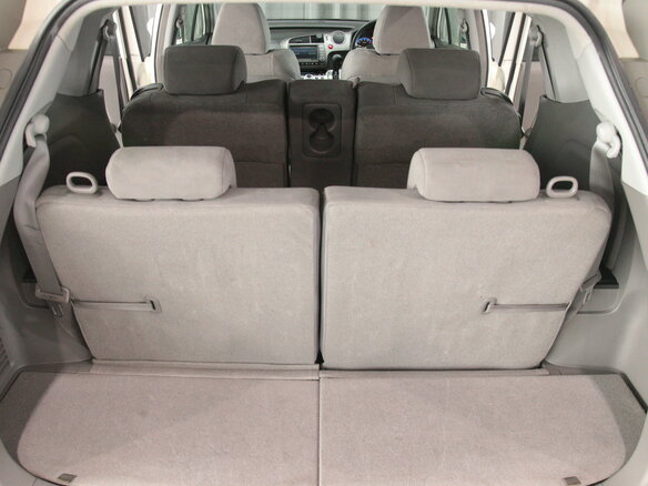 2009 Honda Stream II Рестайлинг, белый, 1220000 рублей - вид 28