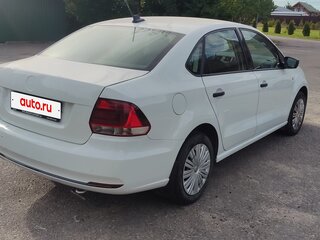 2017 Volkswagen Polo V Рестайлинг, белый, 820000 рублей, вид 4