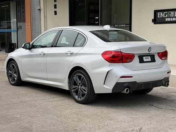 2023 BMW 1 серии 120i III (F52) Рестайлинг, белый, 1950000 рублей - вид 3