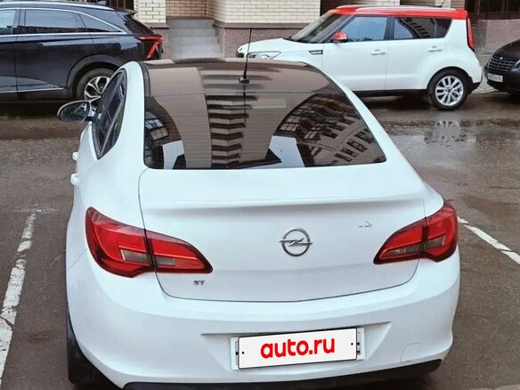 2014 Opel Astra J Рестайлинг, белый - вид 3