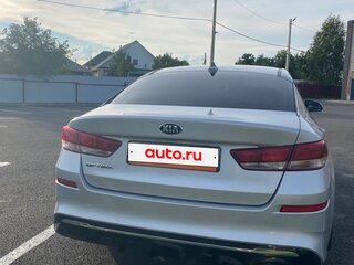 2019 Kia Optima IV Рестайлинг, серебристый, 1450000 рублей, вид 2