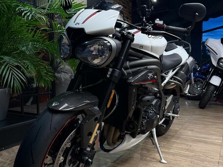 2019 Triumph Speed Triple, белый, 1250000 рублей, вид 2