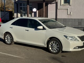 2012 Toyota Camry VII (XV50), белый, 1540000 рублей, вид 3