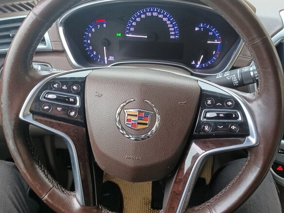 2015 Cadillac SRX II Рестайлинг, красный, 1600000 рублей - вид 14