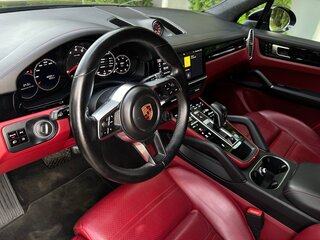 2018 Porsche Cayenne III, чёрный, 5290000 рублей, вид 1