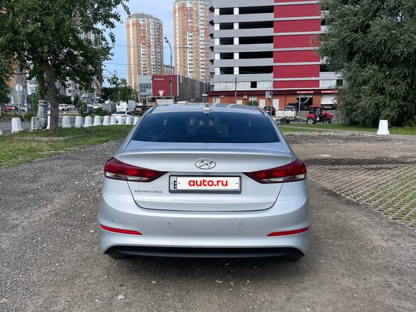 2018 Hyundai Elantra VI (AD), серебристый, 1539999 рублей - вид 2