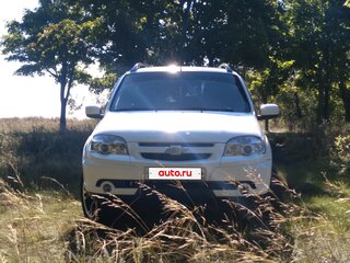2013 Chevrolet Niva I Рестайлинг, белый, 575000 рублей, вид 3