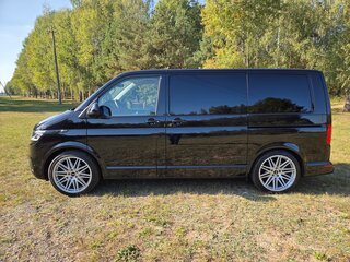 2021 Volkswagen Multivan T6 Рестайлинг, чёрный, 6290000 рублей, вид 2