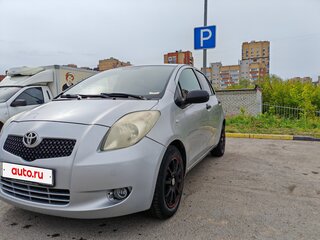 2008 Toyota Yaris II, серебристый, 510000 рублей, вид 2