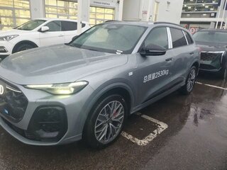 2026 Audi Q5 L III (GU), серебристый, 6790000 рублей, вид 3