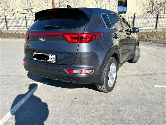2017 Kia Sportage IV, серый, 2000000 рублей - вид 4