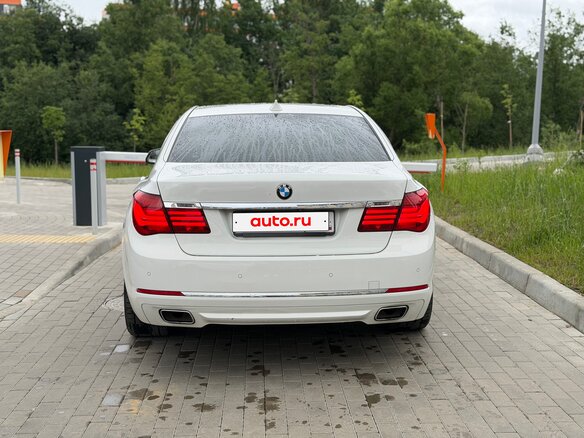 2013 BMW 7 серии 740d xDrive V (F01/F02/F04) Рестайлинг, белый, 2088000 рублей - вид 5