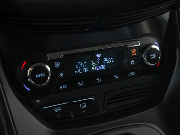2016 Ford Kuga II, чёрный, 1099000 рублей - вид 16