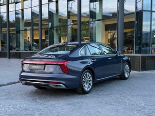 2024 Hongqi H5 II, коричневый, 4280000 рублей, вид 2