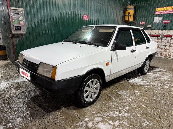 2003 Lada (ВАЗ) 21099, белый, 300000 рублей