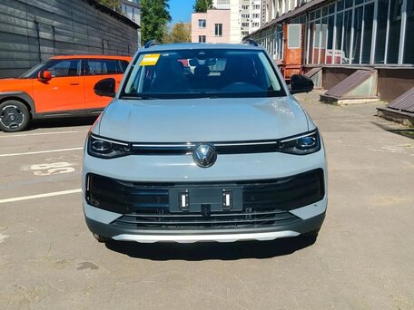 2026 Volkswagen Tharu XR, серый, 1950000 рублей, вид 1