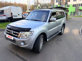 2013 Mitsubishi Pajero IV Рестайлинг 1, серебристый, 2070000 рублей, вид 1