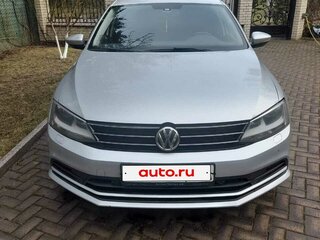 2016 Volkswagen Jetta VI Рестайлинг, серебристый, 950000 рублей, вид 1