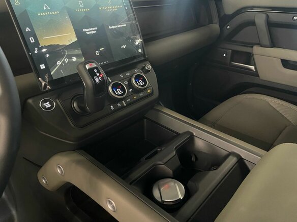2026 Land Rover Defender 110 II, чёрный, 11350000 рублей - вид 23