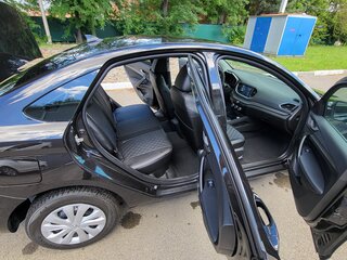 2024 Lada (ВАЗ) Vesta I Рестайлинг (NG), чёрный, 1600000 рублей, вид 3