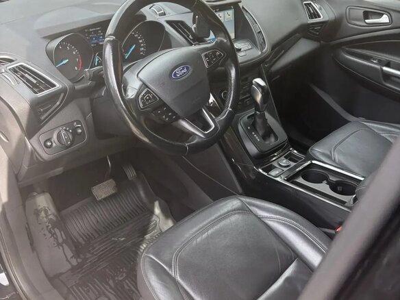 2017 Ford Kuga II Рестайлинг, чёрный, 1900000 рублей - вид 14