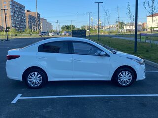2019 Kia Rio IV, белый, 1060000 рублей, вид 3