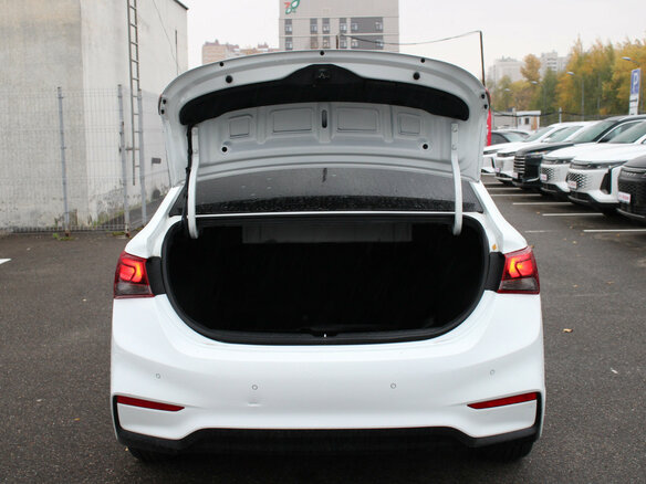 2018 Hyundai Solaris II, белый - вид 16