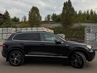 2013 Volkswagen Touareg II, чёрный, 2150000 рублей, вид 5