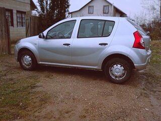 2014 Renault Sandero I, серый, 550000 рублей, вид 4