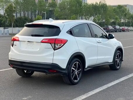 2022 Honda Vezel I Рестайлинг, белый, 1490000 рублей, вид 2