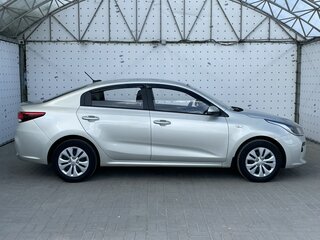2020 Kia Rio IV, серебристый, 1330000 рублей, вид 4