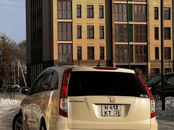 2011 Honda Stream II Рестайлинг, белый, 1250000 рублей - вид 11