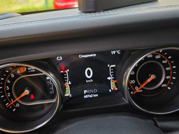 2019 Jeep Wrangler IV (JL), жёлтый, 5500000 рублей - вид 13