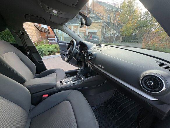 2019 Audi A3 III (8V) Рестайлинг, синий, 1650000 рублей - вид 15