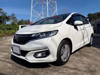 2019 Honda Fit III Рестайлинг, белый, 890217 рублей, вид 3