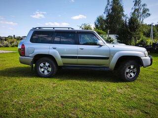2004 Nissan Patrol V (Y61) Рестайлинг, серебристый, 700000 рублей, вид 5