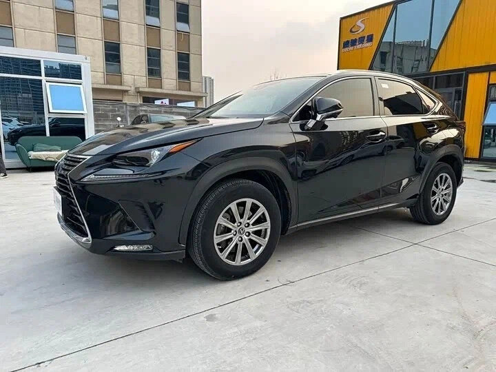 Открыть фотографии: Lexus NX I Рестайлинг